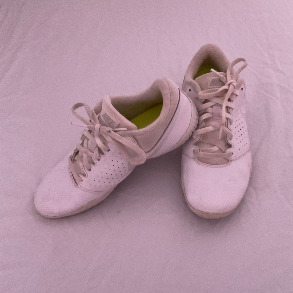 Nike cheer shoes